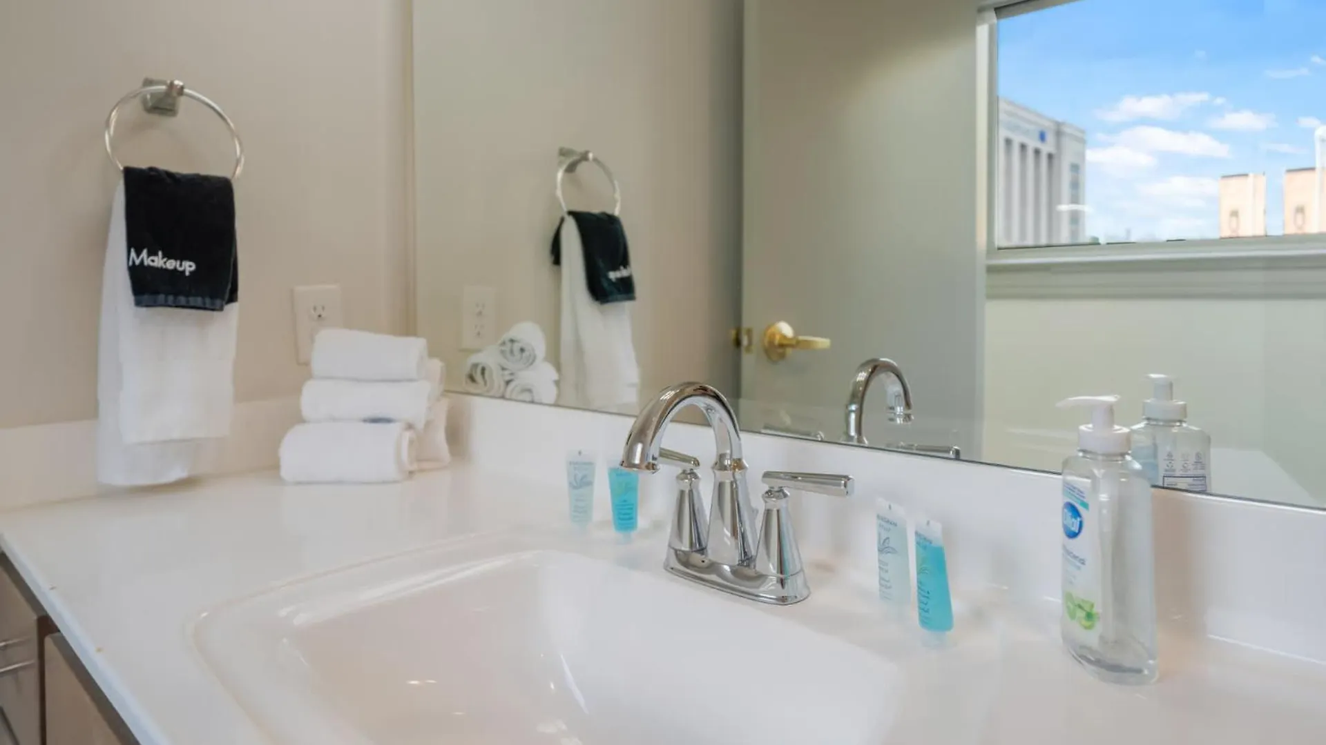 Daire Cozy 2-Br Loft In The Heart Of Louisville #210
